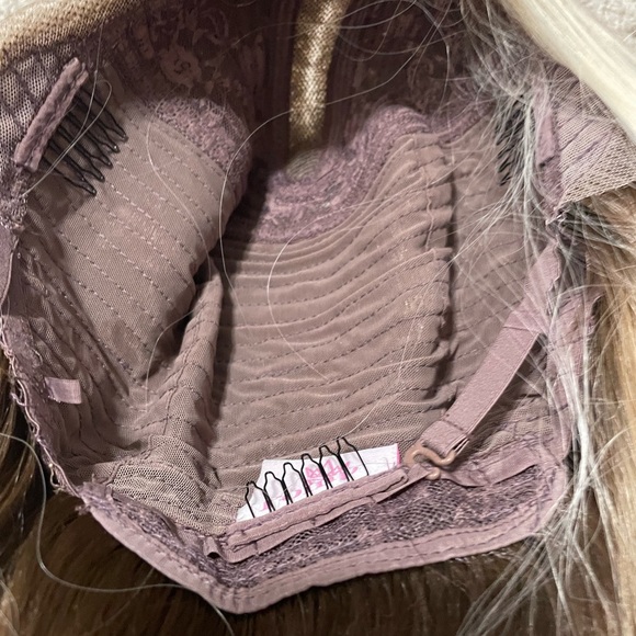 CSC wig #7 - Picture 3 of 7